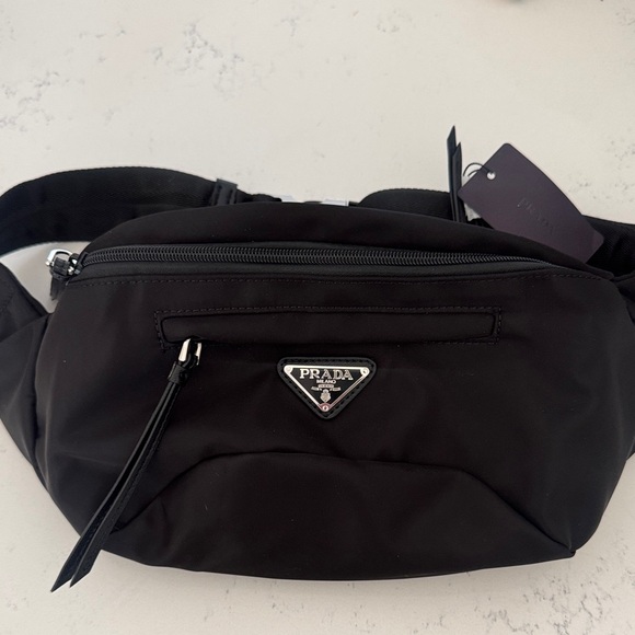 Spacious Black Belt Bag - Picture 1 of 5